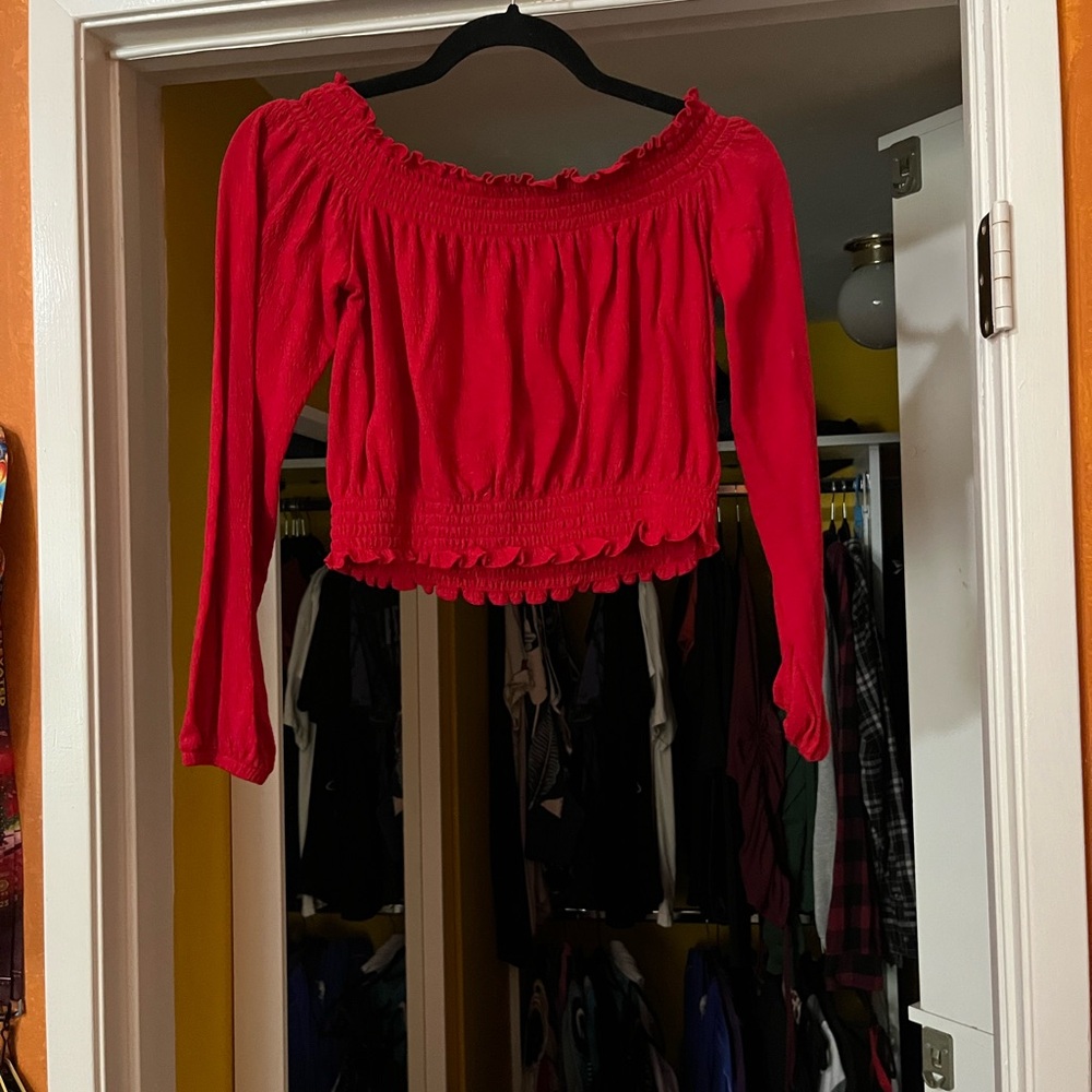 OFF-THE-SHOULDER CROP TOP